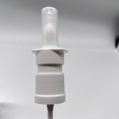 Ein guter Preis. Kundenspezifischer Logo-Druck Nasenspray-Pumpe 18/410 18/415 mit glänzendem Silber/Gold-Kragen Online